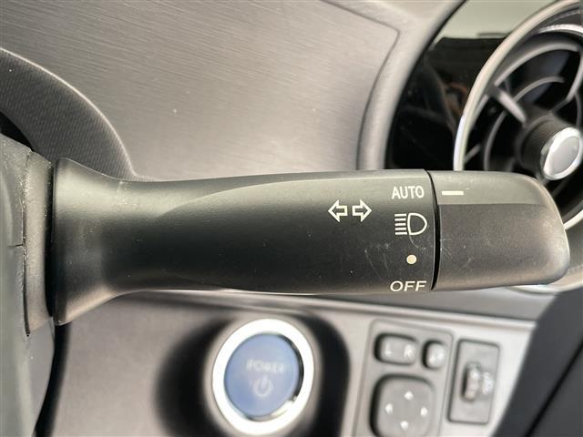 アクア クロスオーバー　グラム　トヨタセーフティセンス　シートヒーター　純正オーディオ　コーナーセンサー　純正アルミホイール　ＬＥＤヘッドライト　オートマチックハイビーム　衝突軽減システム　ＣＤ　ステアリングスイッチ　スマートキー（24枚目）