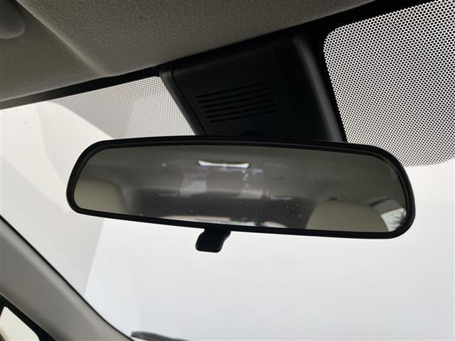 アクア クロスオーバー　グラム　トヨタセーフティセンス　シートヒーター　純正オーディオ　コーナーセンサー　純正アルミホイール　ＬＥＤヘッドライト　オートマチックハイビーム　衝突軽減システム　ＣＤ　ステアリングスイッチ　スマートキー（27枚目）