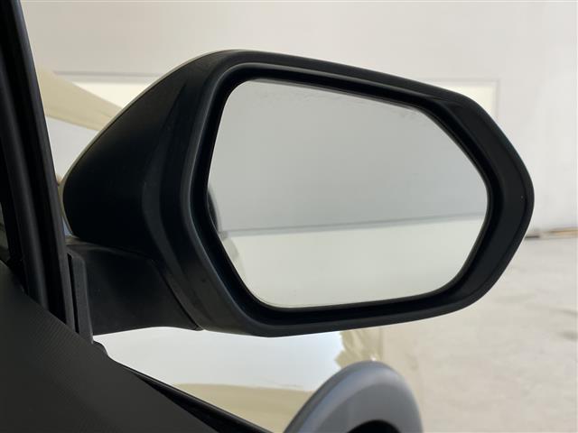 アクア クロスオーバー　グラム　トヨタセーフティセンス　シートヒーター　純正オーディオ　コーナーセンサー　純正アルミホイール　ＬＥＤヘッドライト　オートマチックハイビーム　衝突軽減システム　ＣＤ　ステアリングスイッチ　スマートキー（31枚目）