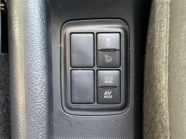 アクア クロスオーバー　純正ナビ　バックカメラ　コーナーセンサー　純正アルミホイール　ＬＥＤヘッドライト　レーンキープアシスト　オートマチックハイビーム　ドライブレコーダー　衝突軽減システム　フルセグ　スマートキー（8枚目）