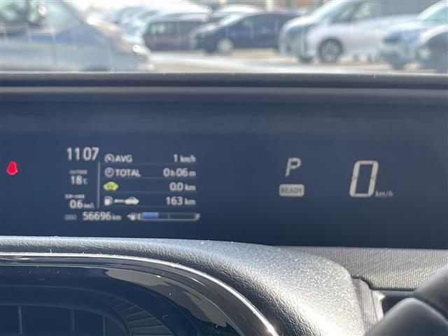 アクア クロスオーバー　純正ナビ　バックカメラ　コーナーセンサー　純正アルミホイール　ＬＥＤヘッドライト　レーンキープアシスト　オートマチックハイビーム　ドライブレコーダー　衝突軽減システム　フルセグ　スマートキー（11枚目）