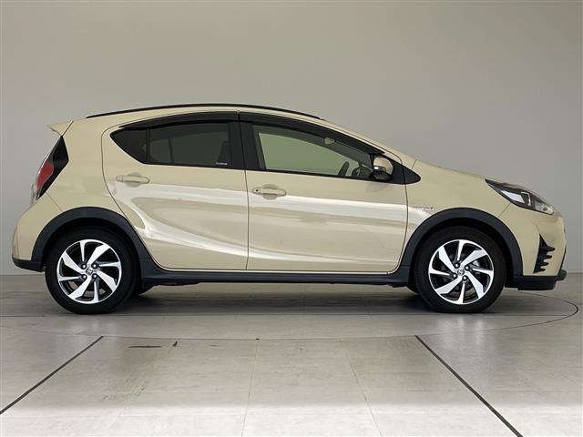 アクア クロスオーバー　純正ナビ　バックカメラ　コーナーセンサー　純正アルミホイール　ＬＥＤヘッドライト　レーンキープアシスト　オートマチックハイビーム　ドライブレコーダー　衝突軽減システム　フルセグ　スマートキー（19枚目）