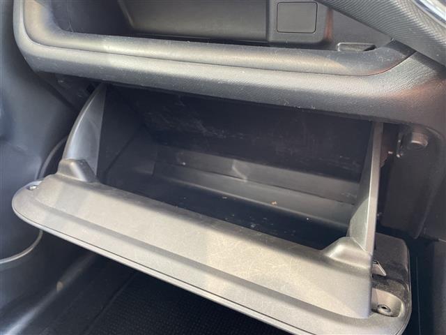 アクア クロスオーバー　純正ナビ　バックカメラ　コーナーセンサー　純正アルミホイール　ＬＥＤヘッドライト　レーンキープアシスト　オートマチックハイビーム　ドライブレコーダー　衝突軽減システム　フルセグ　スマートキー（26枚目）