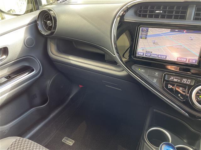 アクア クロスオーバー　純正ナビ　バックカメラ　コーナーセンサー　純正アルミホイール　ＬＥＤヘッドライト　レーンキープアシスト　オートマチックハイビーム　ドライブレコーダー　衝突軽減システム　フルセグ　スマートキー（29枚目）