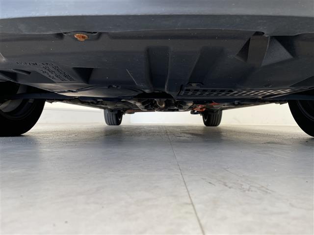 アクア クロスオーバー　純正ナビ　バックカメラ　コーナーセンサー　純正アルミホイール　ＬＥＤヘッドライト　レーンキープアシスト　オートマチックハイビーム　ドライブレコーダー　衝突軽減システム　フルセグ　スマートキー（40枚目）