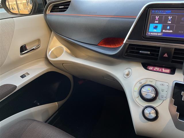 シエンタ Ｇ　純正ナビ　両側パワースライドドア　オートライト　ＥＴＣ　アイドリングストップ　オートエアコン　ステアリングスイッチ　スマートキー　プッシュスタート（11枚目）