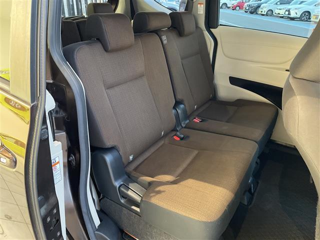 シエンタ Ｇ　純正ナビ　両側パワースライドドア　オートライト　ＥＴＣ　アイドリングストップ　オートエアコン　ステアリングスイッチ　スマートキー　プッシュスタート（15枚目）