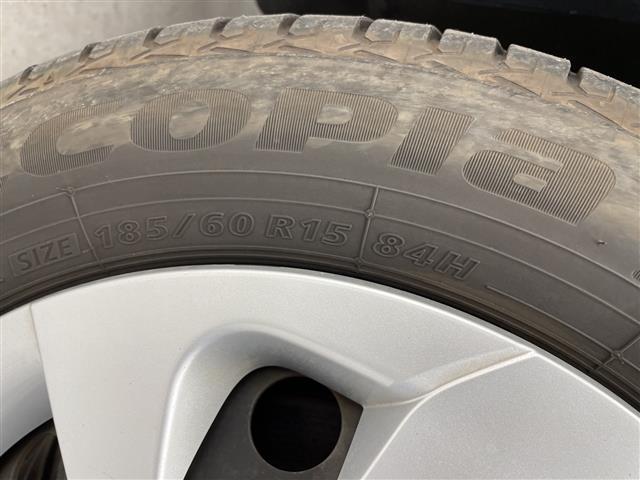 シエンタ Ｇ　純正ナビ　両側パワースライドドア　オートライト　ＥＴＣ　アイドリングストップ　オートエアコン　ステアリングスイッチ　スマートキー　プッシュスタート（17枚目）