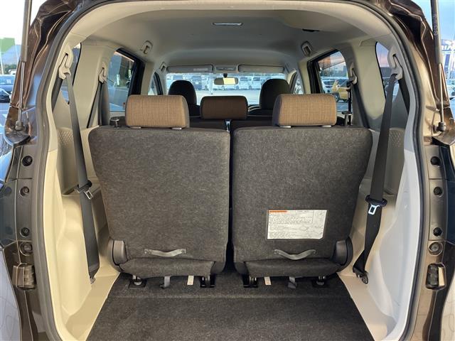 シエンタ Ｇ　純正ナビ　両側パワースライドドア　オートライト　ＥＴＣ　アイドリングストップ　オートエアコン　ステアリングスイッチ　スマートキー　プッシュスタート（29枚目）