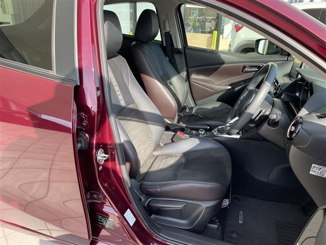 デミオ ＸＤツーリング　Ｌパッケージ　純正ナビ　レーダークルーズコントロール　シートヒーター　コーナーセンサー　ヘッドアップディスプレイ　純正アルミホイール　ブラインドスポットモニター　ＬＥＤヘッドライト　パドルシフト　ドライブレコーダー（14枚目）