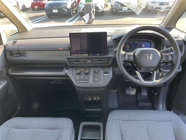 ステップワゴン ｅ：ＨＥＶエアー　ＥＸ　登録済未使用車　純正１１．４型ナビ　１５．６型フリップダウンモニター　両側パワースライドドア　レーダークルーズコントロール　シートヒーター　バックカメラ　電動リアゲート　ブラインドスポットモニター（2枚目）