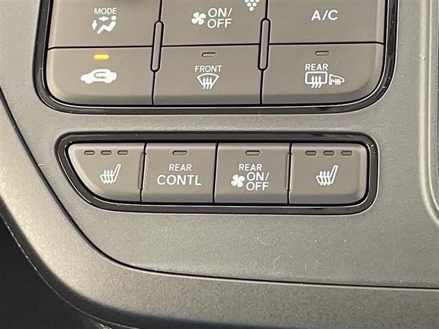 ステップワゴン ｅ：ＨＥＶエアー　ＥＸ　登録済未使用車　純正１１．４型ナビ　１５．６型フリップダウンモニター　両側パワースライドドア　レーダークルーズコントロール　シートヒーター　バックカメラ　電動リアゲート　ブラインドスポットモニター（11枚目）