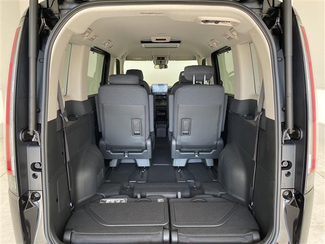 ステップワゴン ｅ：ＨＥＶエアー　ＥＸ　登録済未使用車　純正１１．４型ナビ　１５．６型フリップダウンモニター　両側パワースライドドア　レーダークルーズコントロール　シートヒーター　バックカメラ　電動リアゲート　ブラインドスポットモニター（31枚目）