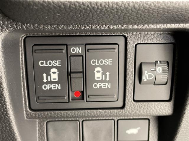 ステップワゴン ｅ：ＨＥＶスパーダ　登録済未使用車　ホンダセンシング　純正１１．４型ナビ　両側パワースライドドア　レーダークルーズコントロール　シートヒーター　バックカメラ　コーナーセンサー　純正アルミホイール　ブラインドスポットモニタ（8枚目）