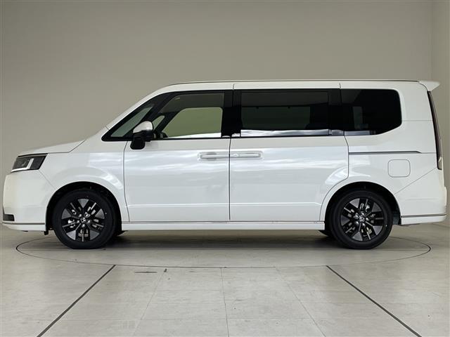 ステップワゴン ｅ：ＨＥＶスパーダ　登録済未使用車　ホンダセンシング　純正１１．４型ナビ　両側パワースライドドア　レーダークルーズコントロール　シートヒーター　バックカメラ　コーナーセンサー　純正アルミホイール　ブラインドスポットモニタ（19枚目）