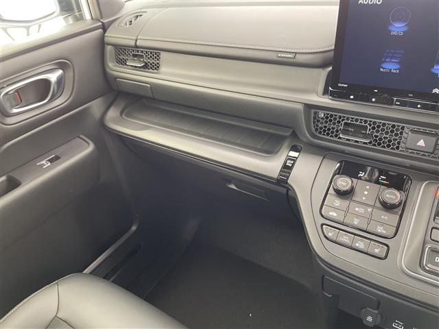 ステップワゴン ｅ：ＨＥＶスパーダ　登録済未使用車　ホンダセンシング　純正１１．４型ナビ　両側パワースライドドア　レーダークルーズコントロール　シートヒーター　バックカメラ　コーナーセンサー　純正アルミホイール　ブラインドスポットモニタ（28枚目）