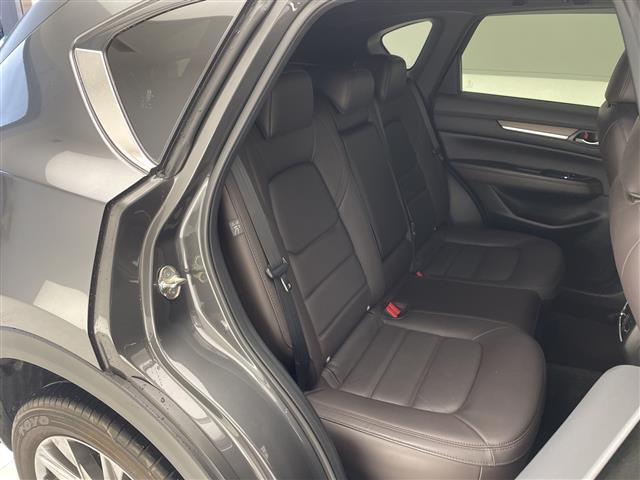 ＣＸ－５ ＸＤ　エクスクルーシブモード　プレミアムサウンドＢＯＳＥ　純正８型ナビ　全方位カメラ　レーダークルーズコントロール　シートヒーター　エアシート　バックカメラ　電動リアゲート　パワーシート　ヘッドアップディスプレイ　パドルシフト（15枚目）