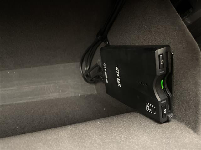 ＣＸ－５ ＸＤ　エクスクルーシブモード　プレミアムサウンドＢＯＳＥ　純正８型ナビ　全方位カメラ　レーダークルーズコントロール　シートヒーター　エアシート　バックカメラ　電動リアゲート　パワーシート　ヘッドアップディスプレイ　パドルシフト（24枚目）