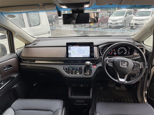 オデッセイ アブソルート　純正１０．５型ナビ　全方位カメラ　両側パワースライドドア　レーダークルーズコントロール　バックカメラ　パワーシート　コーナーセンサー　純正アルミホイール　ＥＴＣ２．０　ＬＥＤヘッドライト　パドルシフト（2枚目）