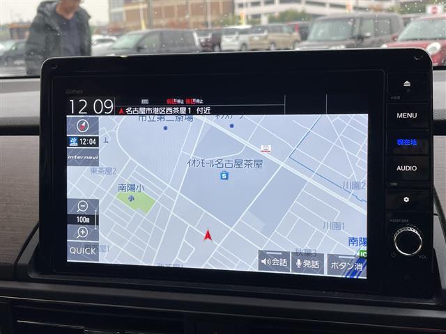 オデッセイ アブソルート　純正１０．５型ナビ　全方位カメラ　両側パワースライドドア　レーダークルーズコントロール　バックカメラ　パワーシート　コーナーセンサー　純正アルミホイール　ＥＴＣ２．０　ＬＥＤヘッドライト　パドルシフト（3枚目）