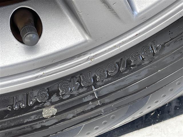 エスクァイア Ｘｉ　純正ナビ　フリップダウンモニター　両側パワースライドドア　バックカメラ　純正アルミホイール　ＬＥＤヘッドライト　オートライト　ドライブレコーダー　ＥＴＣ　フルセグ　ＣＤ　ＤＶＤ　Ｂｌｕｅｔｏｏｔｈ（17枚目）