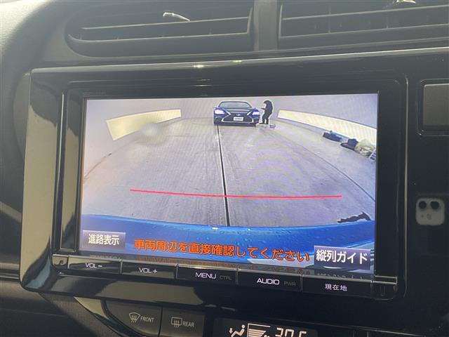アクア Ｘ－アーバン　純正９型ナビ　フルセグ　Ｂｌｕｅｔｏｏｔｈ　バックカメラ　ステアリングスイッチ　ドアバイザー　スマートキー　プッシュスタート　電動格納ミラー（4枚目）