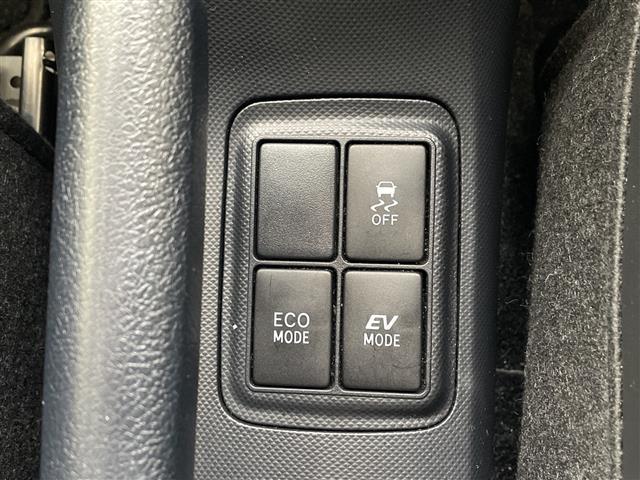 アクア Ｘ－アーバン　純正９型ナビ　フルセグ　Ｂｌｕｅｔｏｏｔｈ　バックカメラ　ステアリングスイッチ　ドアバイザー　スマートキー　プッシュスタート　電動格納ミラー（6枚目）