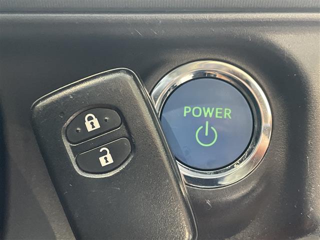 アクア Ｘ－アーバン　純正９型ナビ　フルセグ　Ｂｌｕｅｔｏｏｔｈ　バックカメラ　ステアリングスイッチ　ドアバイザー　スマートキー　プッシュスタート　電動格納ミラー（7枚目）