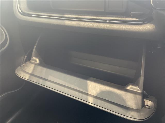 アクア Ｘ－アーバン　純正９型ナビ　フルセグ　Ｂｌｕｅｔｏｏｔｈ　バックカメラ　ステアリングスイッチ　ドアバイザー　スマートキー　プッシュスタート　電動格納ミラー（13枚目）