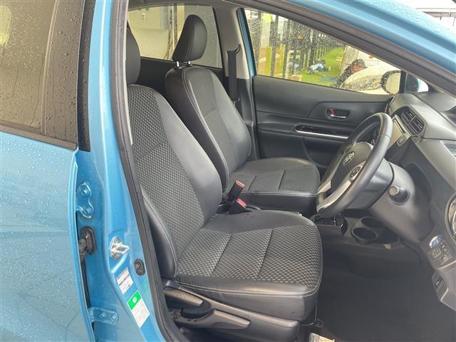 アクア Ｘ－アーバン　純正９型ナビ　フルセグ　Ｂｌｕｅｔｏｏｔｈ　バックカメラ　ステアリングスイッチ　ドアバイザー　スマートキー　プッシュスタート　電動格納ミラー（14枚目）