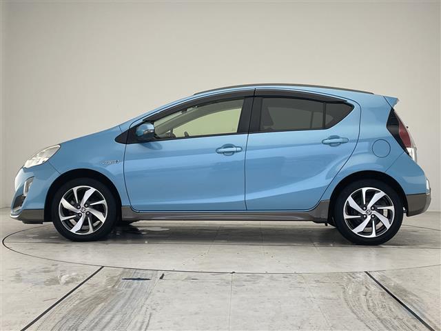 アクア Ｘ－アーバン　純正９型ナビ　フルセグ　Ｂｌｕｅｔｏｏｔｈ　バックカメラ　ステアリングスイッチ　ドアバイザー　スマートキー　プッシュスタート　電動格納ミラー（19枚目）