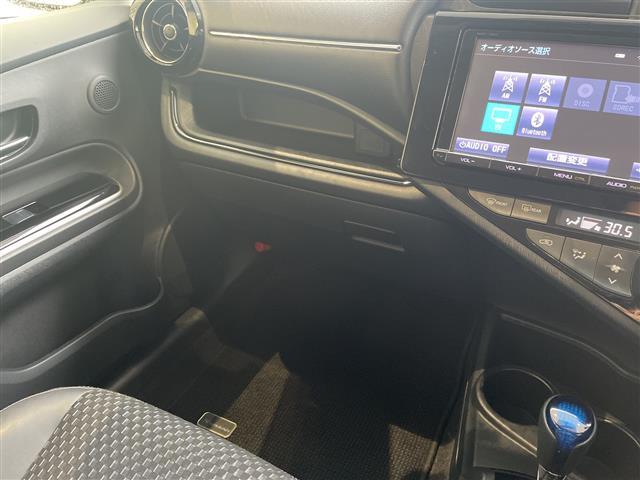 アクア Ｘ－アーバン　純正９型ナビ　フルセグ　Ｂｌｕｅｔｏｏｔｈ　バックカメラ　ステアリングスイッチ　ドアバイザー　スマートキー　プッシュスタート　電動格納ミラー（25枚目）