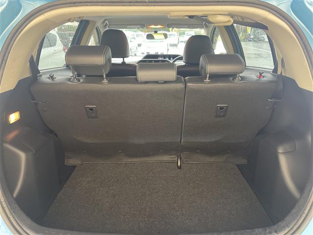 アクア Ｘ－アーバン　純正９型ナビ　フルセグ　Ｂｌｕｅｔｏｏｔｈ　バックカメラ　ステアリングスイッチ　ドアバイザー　スマートキー　プッシュスタート　電動格納ミラー（31枚目）