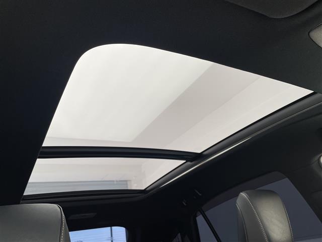 ハリアー プレミアム メタル アンド レザーパッケージ セーフティセンス 純正エアロパーツ 社外10型ナビ 3眼LED サンルーフ 黒革シート レーダークルコン シートヒーター エアシート バックカメラ 電動リヤゲート パワーシート コーナーセンサー(5枚目)