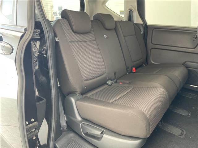 フリード＋ Ｇ・ホンダセンシング　ホンダセンシング　社外ナビ　両側電動　レーダークルコン　バックカメラ　コーナーセンサー　ＥＴＣ　ＬＥＤヘッド　レーンキープアシスト　フルセグＴＶ　ＣＤ　ＤＶＤ　Ｂｌｕｅｔｏｏｔｈ　プッシュスタート（14枚目）