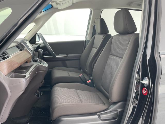 フリード＋ Ｇ・ホンダセンシング　ホンダセンシング　社外ナビ　両側電動　レーダークルコン　バックカメラ　コーナーセンサー　ＥＴＣ　ＬＥＤヘッド　レーンキープアシスト　フルセグＴＶ　ＣＤ　ＤＶＤ　Ｂｌｕｅｔｏｏｔｈ　プッシュスタート（62枚目）