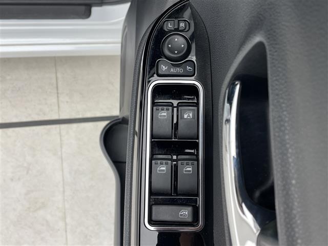 タント カスタムＲＳスタイルセレクション　スマートアシストＩＩＩ　社外ナビ　両側電動スライド　レーダークルコン　シートヒーター　バックカメラ　コーナーセンサー　純正ＡＷ　ＥＴＣ　ＬＥＤヘッド　レーンキープ　オートマチックハイビーム　衝突軽減（10枚目）