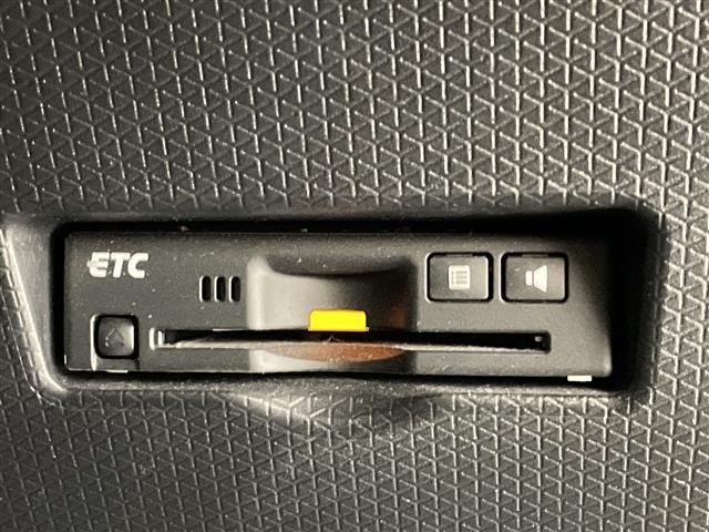 タント カスタムＲＳスタイルセレクション　スマートアシストＩＩＩ　社外ナビ　両側電動スライド　レーダークルコン　シートヒーター　バックカメラ　コーナーセンサー　純正ＡＷ　ＥＴＣ　ＬＥＤヘッド　レーンキープ　オートマチックハイビーム　衝突軽減（11枚目）