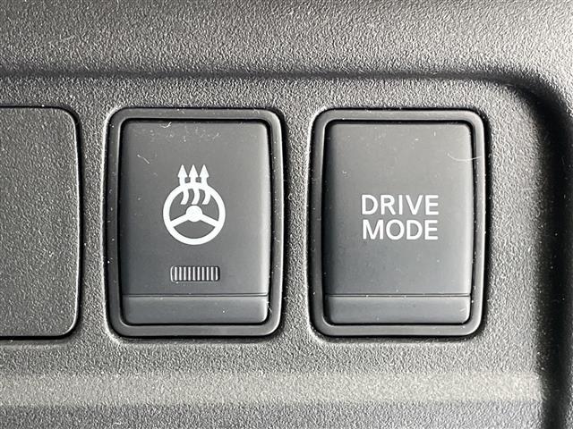 セレナ ｅ－パワー　ハイウェイスターＶ　プロパイロット　純正１０型ナビ　ＳＤカードなし　フリップダウンモニター　全方位カメラ　両側パワースライドドア　シートヒーター　インテリジェントミラー　バックカメラ　コーナーセンサー　ステアリングヒータ（8枚目）