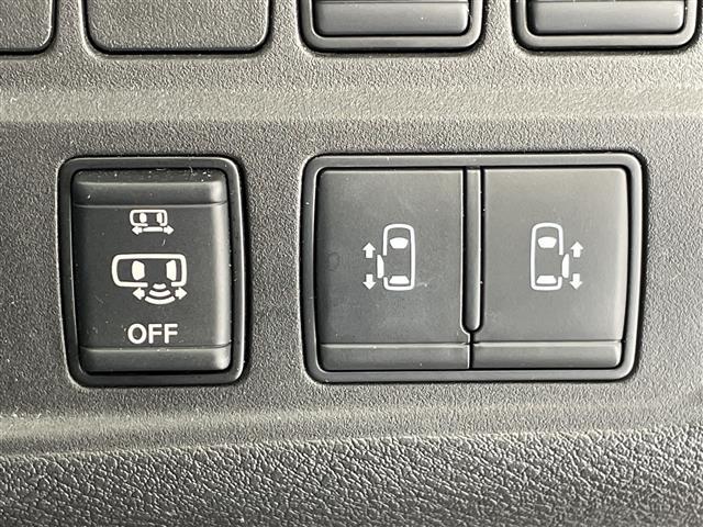 セレナ ｅ－パワー　ハイウェイスターＶ　プロパイロット　純正１０型ナビ　ＳＤカードなし　フリップダウンモニター　全方位カメラ　両側パワースライドドア　シートヒーター　インテリジェントミラー　バックカメラ　コーナーセンサー　ステアリングヒータ（9枚目）