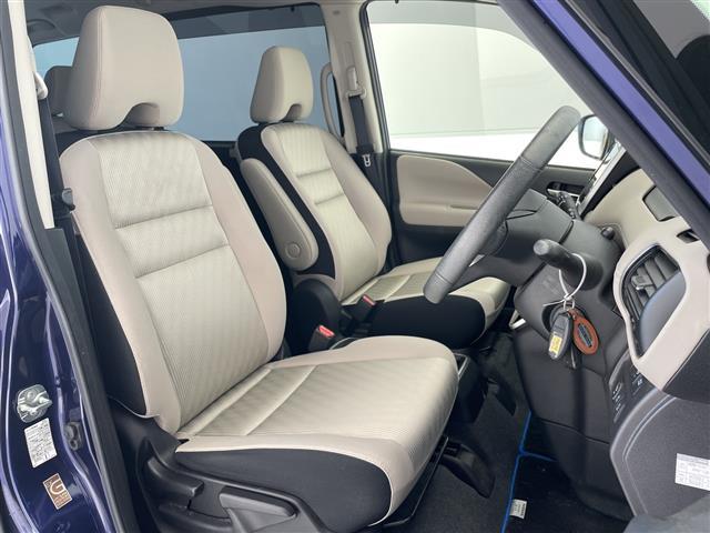 セレナ ｅ－パワー　ハイウェイスターＶ　プロパイロット　純正１０型ナビ　ＳＤカードなし　フリップダウンモニター　全方位カメラ　両側パワースライドドア　シートヒーター　インテリジェントミラー　バックカメラ　コーナーセンサー　ステアリングヒータ（14枚目）