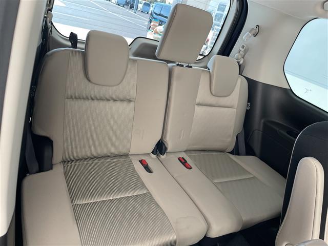 セレナ ｅ－パワー　ハイウェイスターＶ　プロパイロット　純正１０型ナビ　ＳＤカードなし　フリップダウンモニター　全方位カメラ　両側パワースライドドア　シートヒーター　インテリジェントミラー　バックカメラ　コーナーセンサー　ステアリングヒータ（16枚目）