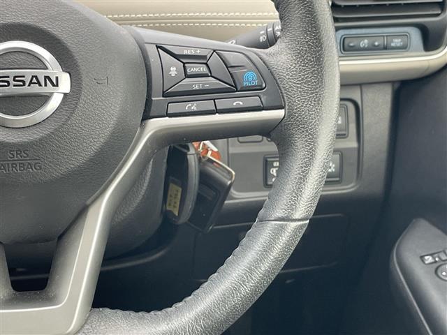 セレナ ｅ－パワー　ハイウェイスターＶ　プロパイロット　純正１０型ナビ　ＳＤカードなし　フリップダウンモニター　全方位カメラ　両側パワースライドドア　シートヒーター　インテリジェントミラー　バックカメラ　コーナーセンサー　ステアリングヒータ（23枚目）