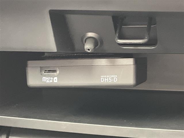 セレナ ｅ－パワー　ハイウェイスターＶ　プロパイロット　純正１０型ナビ　ＳＤカードなし　フリップダウンモニター　全方位カメラ　両側パワースライドドア　シートヒーター　インテリジェントミラー　バックカメラ　コーナーセンサー　ステアリングヒータ（26枚目）