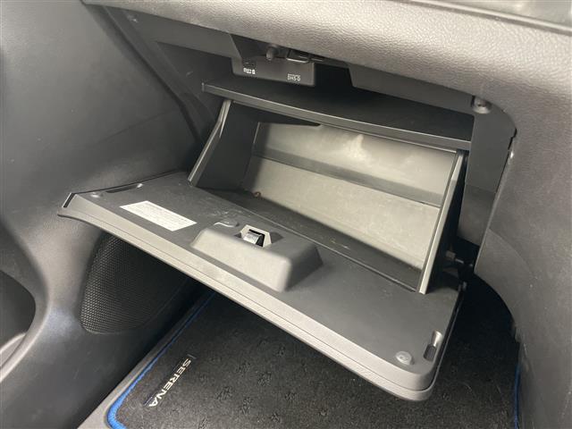 セレナ ｅ－パワー　ハイウェイスターＶ　プロパイロット　純正１０型ナビ　ＳＤカードなし　フリップダウンモニター　全方位カメラ　両側パワースライドドア　シートヒーター　インテリジェントミラー　バックカメラ　コーナーセンサー　ステアリングヒータ（27枚目）