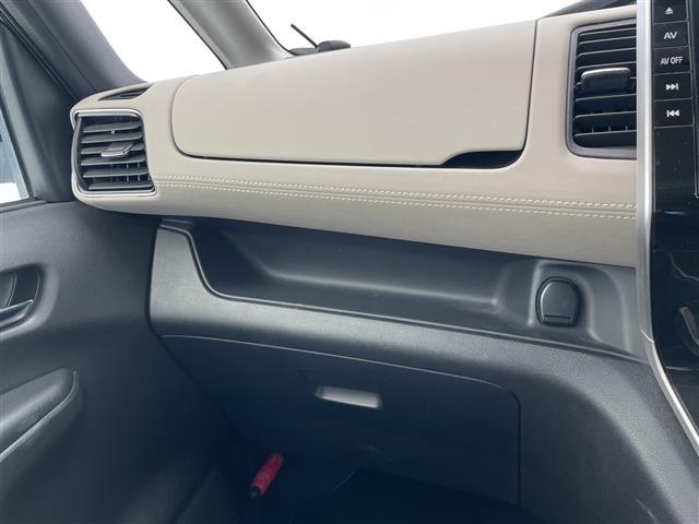 セレナ ｅ－パワー　ハイウェイスターＶ　プロパイロット　純正１０型ナビ　ＳＤカードなし　フリップダウンモニター　全方位カメラ　両側パワースライドドア　シートヒーター　インテリジェントミラー　バックカメラ　コーナーセンサー　ステアリングヒータ（30枚目）