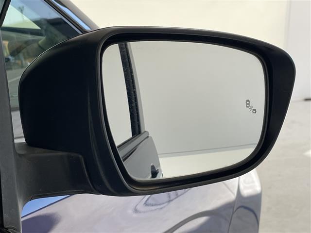 セレナ ｅ－パワー　ハイウェイスターＶ　プロパイロット　純正１０型ナビ　ＳＤカードなし　フリップダウンモニター　全方位カメラ　両側パワースライドドア　シートヒーター　インテリジェントミラー　バックカメラ　コーナーセンサー　ステアリングヒータ（35枚目）