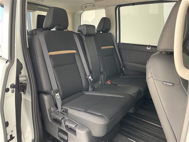 セレナ ハイウェイスターＶ　プロパイロット　９型ナビ　全方位カメラ　両側パワースライドドア　レーダークルーズコントロール　バックカメラ　ハンズフリースライドドア　コーナーセンサー　純正アルミホイール　ＥＴＣ　インテリジェントミラ（15枚目）