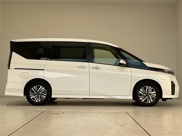 セレナ ハイウェイスターＶ　プロパイロット　９型ナビ　全方位カメラ　両側パワースライドドア　レーダークルーズコントロール　バックカメラ　ハンズフリースライドドア　コーナーセンサー　純正アルミホイール　ＥＴＣ　インテリジェントミラ（35枚目）