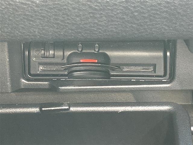 セレナ ハイウェイスター 純正9インチナビ 後席モニター 両側電動スライド バックカメラ 純正AW ETC LEDヘッド フルセグTV CD DVD Bluetooth ステアリングスイッチ スマートキー プッシュスタート(11枚目)